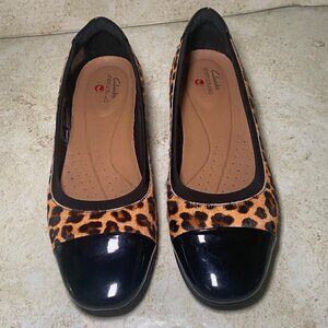 Clarks Leopard Print Ballet Flats With Black Patent Toe Cap Womens Size 8